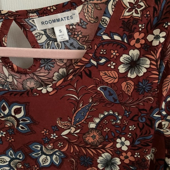 Top - Picture 1 of 2